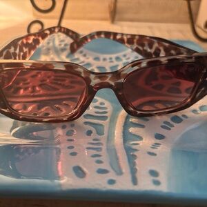 New ~ Luxury Tortoiseshell Sunglasses